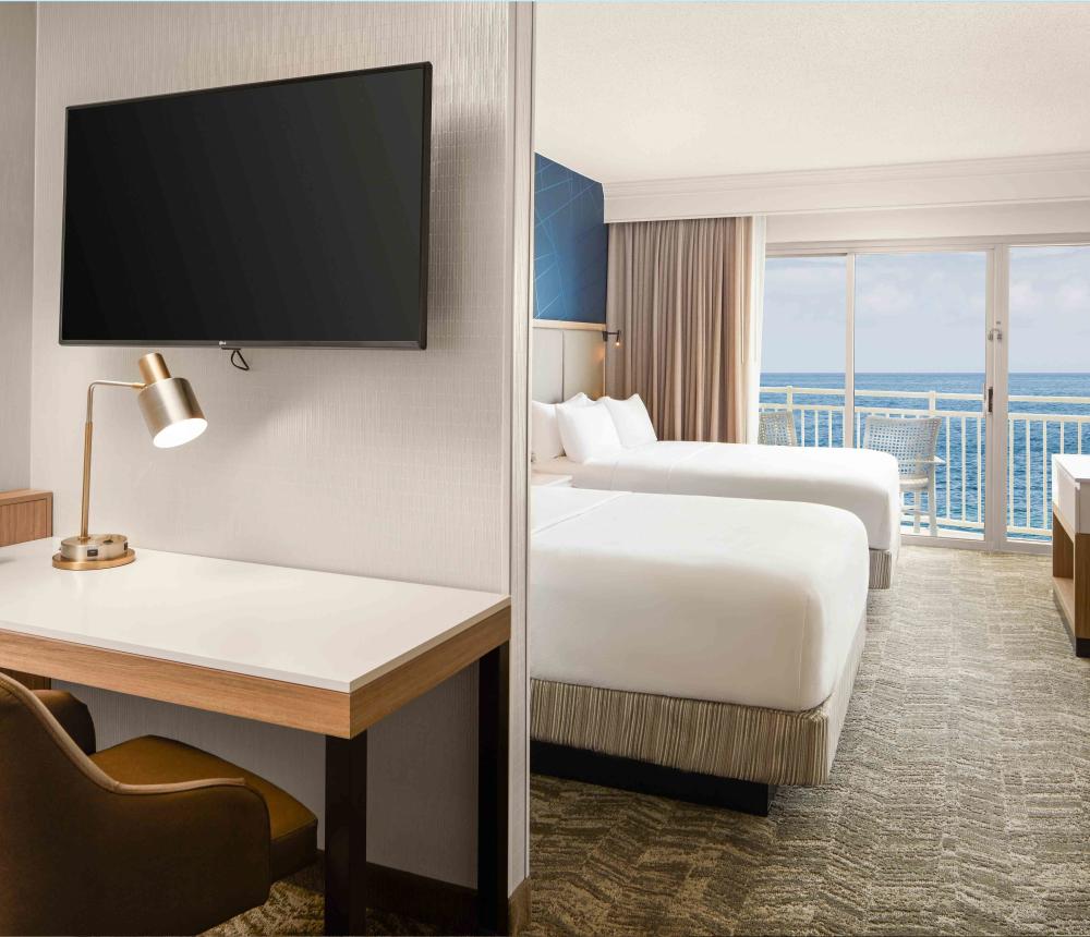 Queen Studio Suite Bedroom