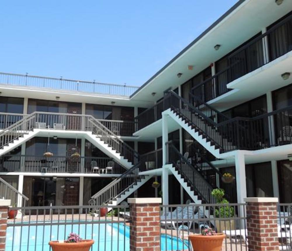 VB_Hotels_-_Alamar_Resort_Inn_2.jpg