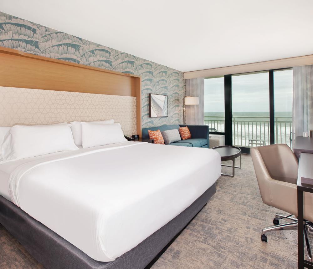 Standard King Oceanfront Guestroom