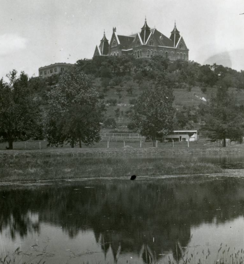 Photo of Old Main on the Texas State University Campus