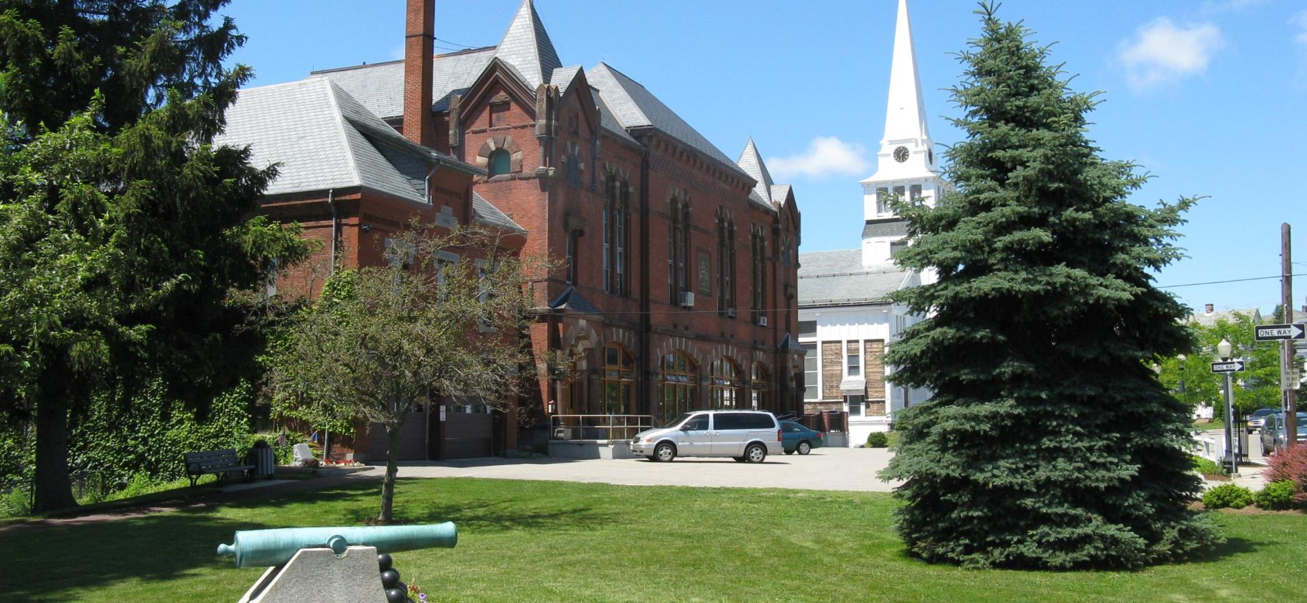 Holbrook, Massachusetts City Information, Famous Residents