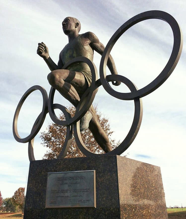 jesse owens statue