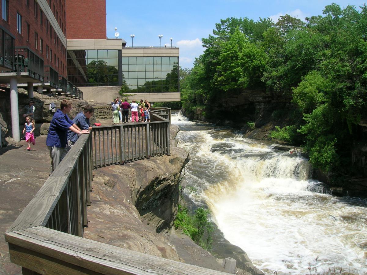 A photo of the Cuyahoga River going through Cuyahoga Falls