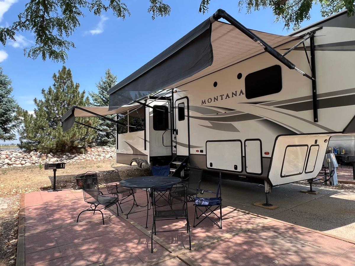 An RV at the Fort Collins Lakeside KOA