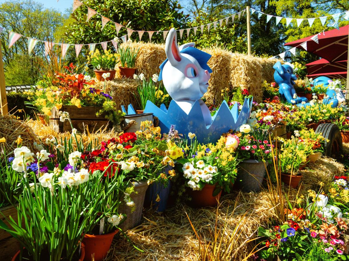 Paultons Park - Easter Decorations