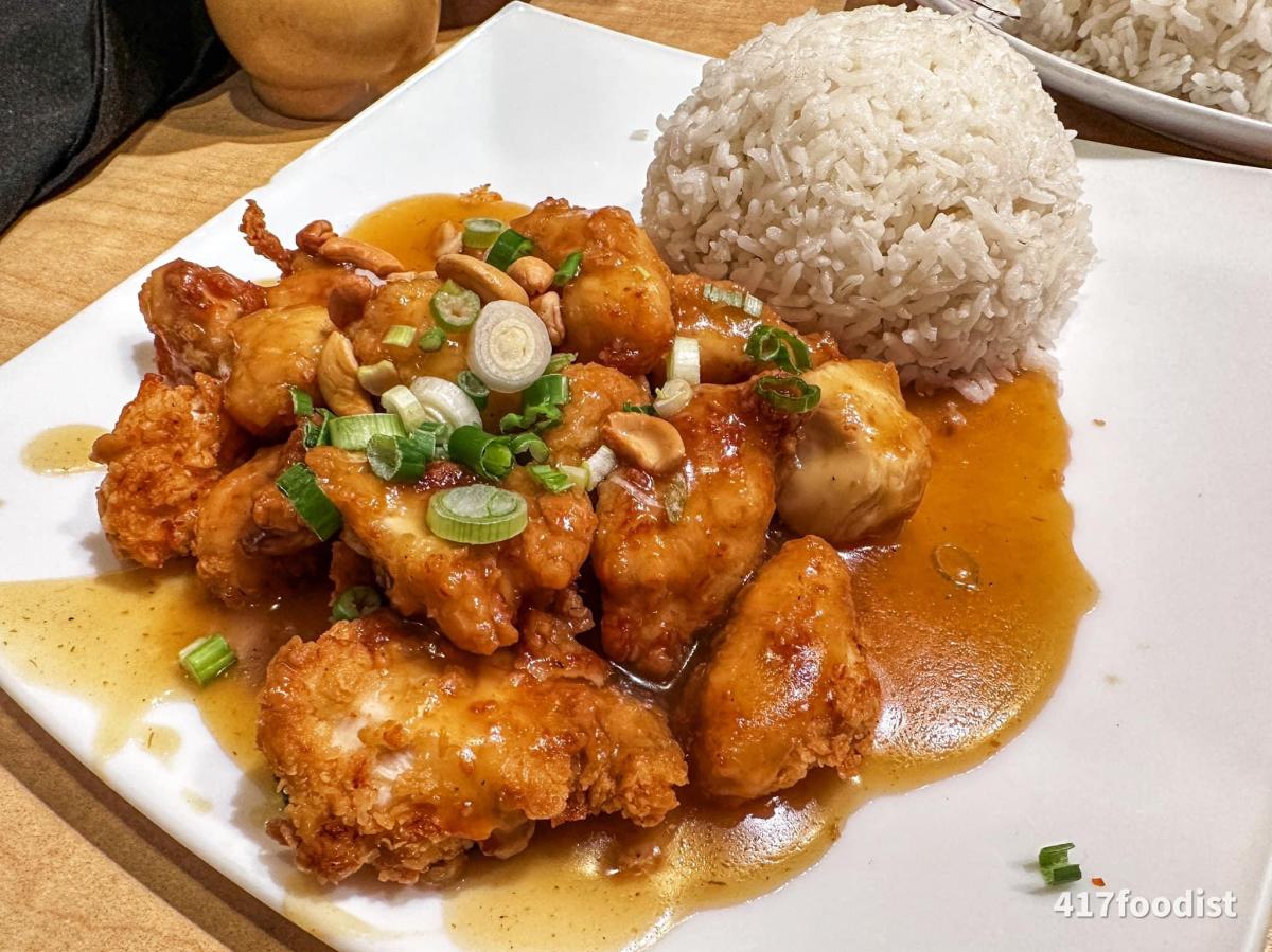 Leong's Asian Diner Cashew Chicken