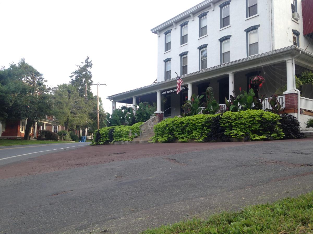 Joe's Spring Mount Hotel is a local watering hole along the trail.