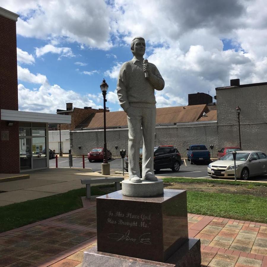 Perry Como Statue