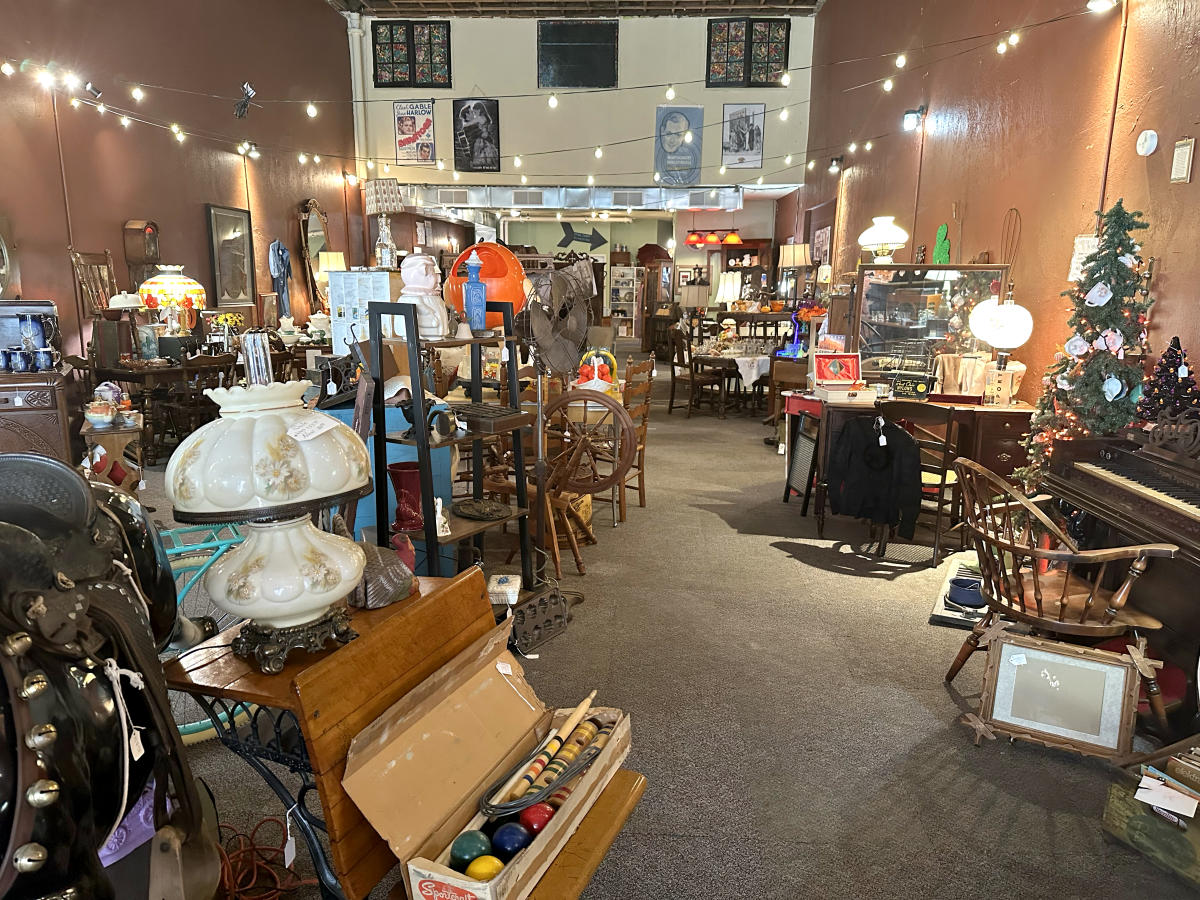 A photo of Aunt Hannah's Antiques & Collectibles