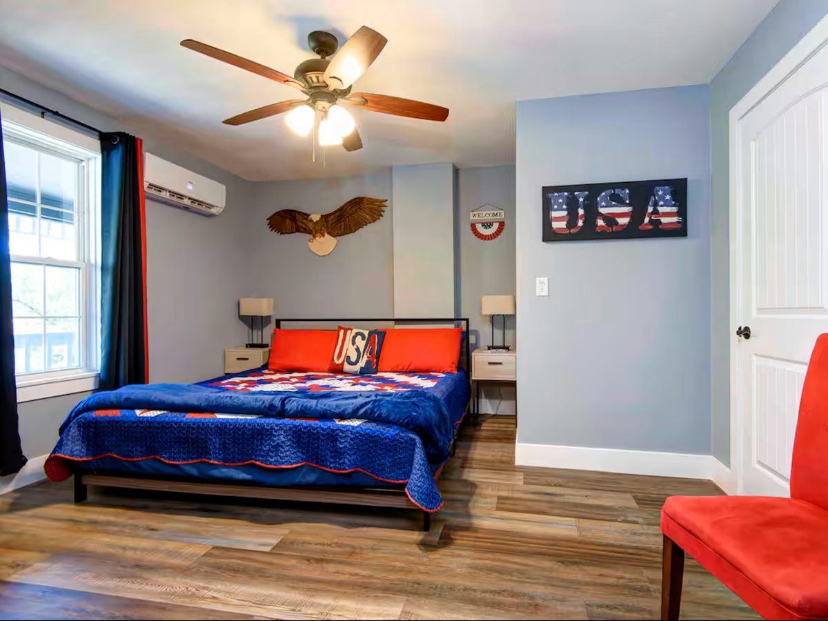 Landmark Inn Lodging Patriotic