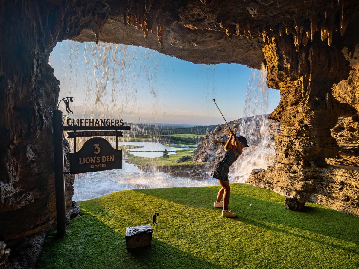 Cliffhangers Hole 3 Cave Golf Scenic