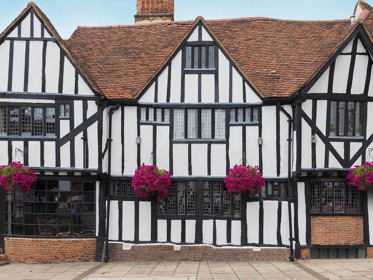 Rose and Crown Hotel Exterior