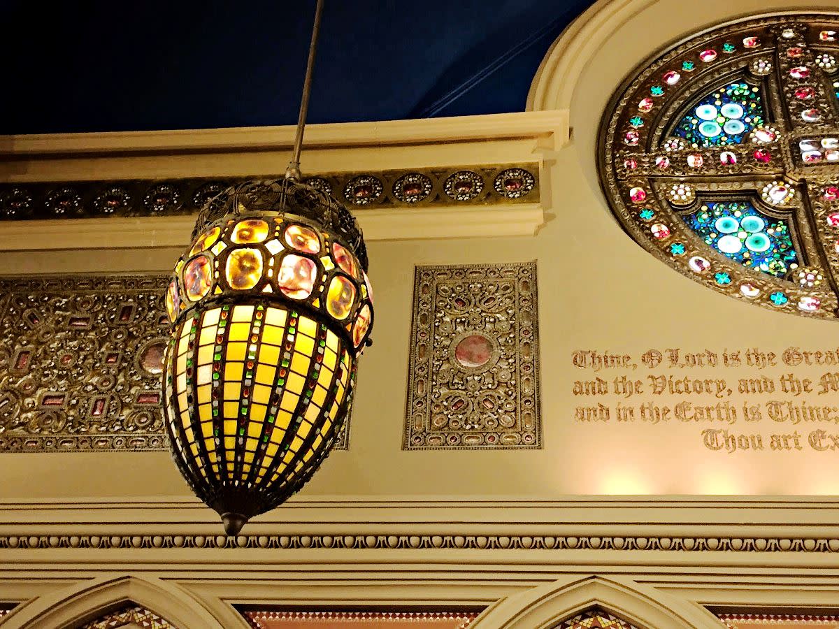 Tiffany Acorn Light at First Presbyterian Church