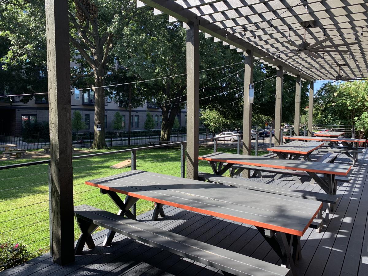 outside patio at Union coffee