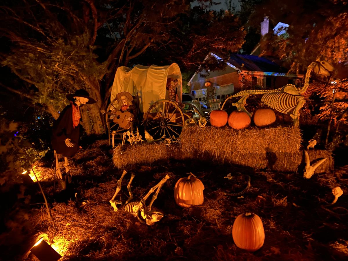 Where To See Halloween Decorations and Haunted Houses in Orange