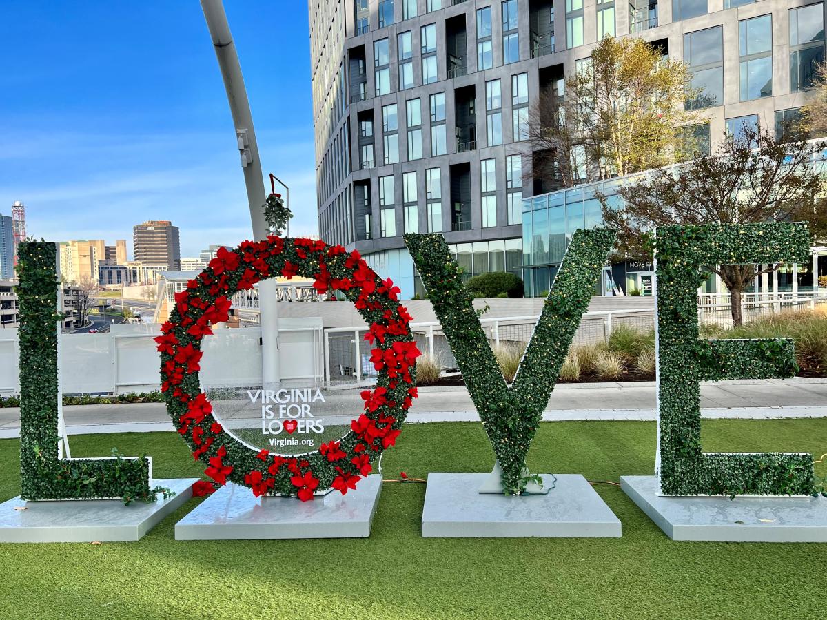 Holidays LOVE sign in Tysons 2022