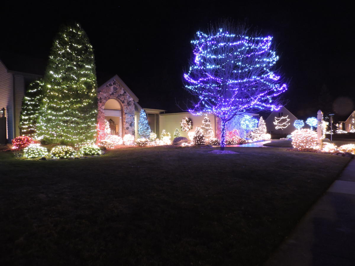 1211 Exhibición de luces navideñas de Willowind Trail en Fort Wayne, Indiana