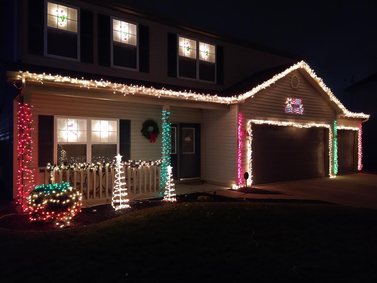 7807 Exhibición de luces navideñas de Longmont Place en Fort Wayne, Indiana