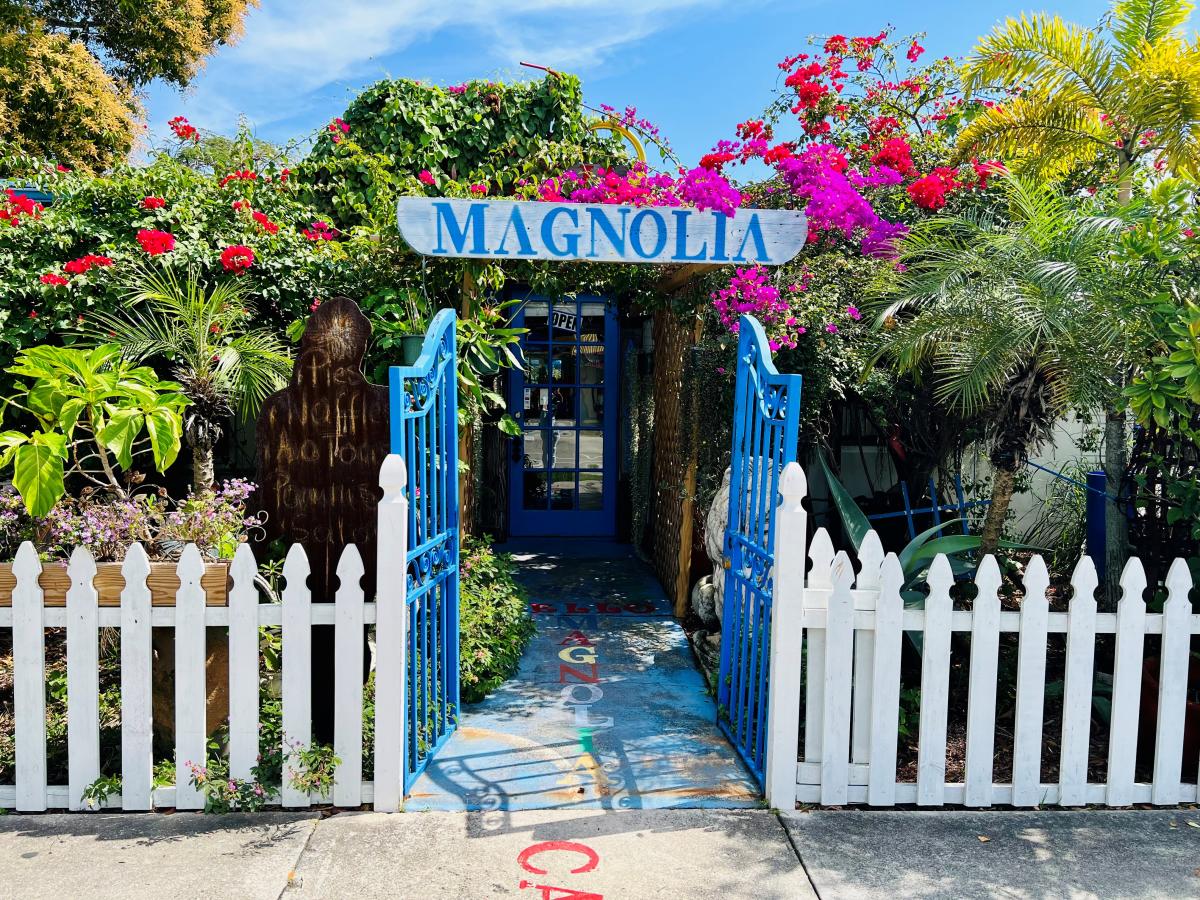 Entrance of Magnolia Caffee