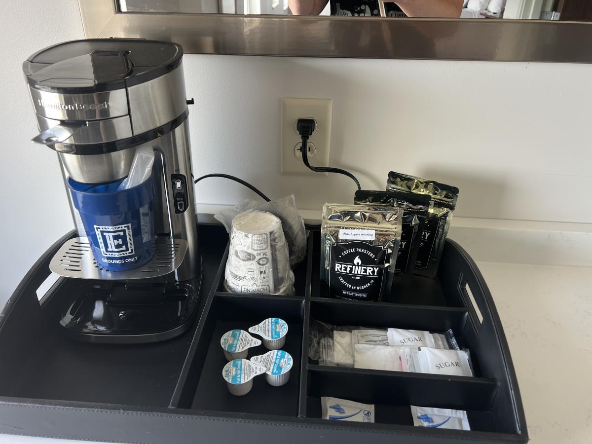 Hotel Elkhart - coffee maker in room