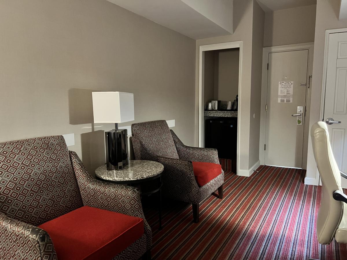 Train Car Rooms Crowne Plaza Indianapolis - sitting area