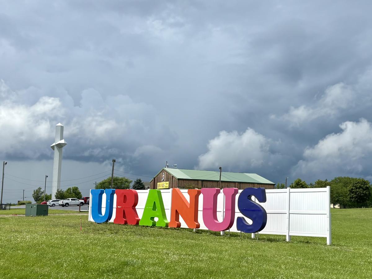 Uranus Fudge Factory Richmond signage