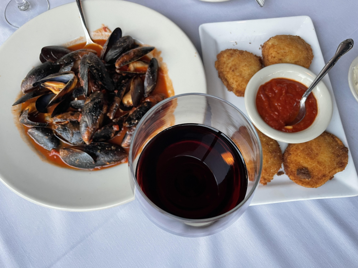 Bruno's Ristorante - mussels and crispy lobster ravioli
