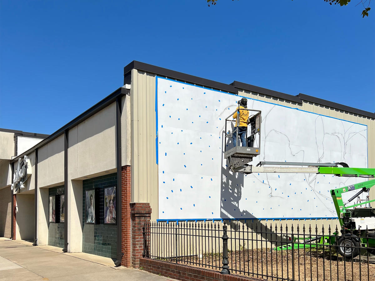 Jeks Begins Work on the Ava Gardner Museum Mural