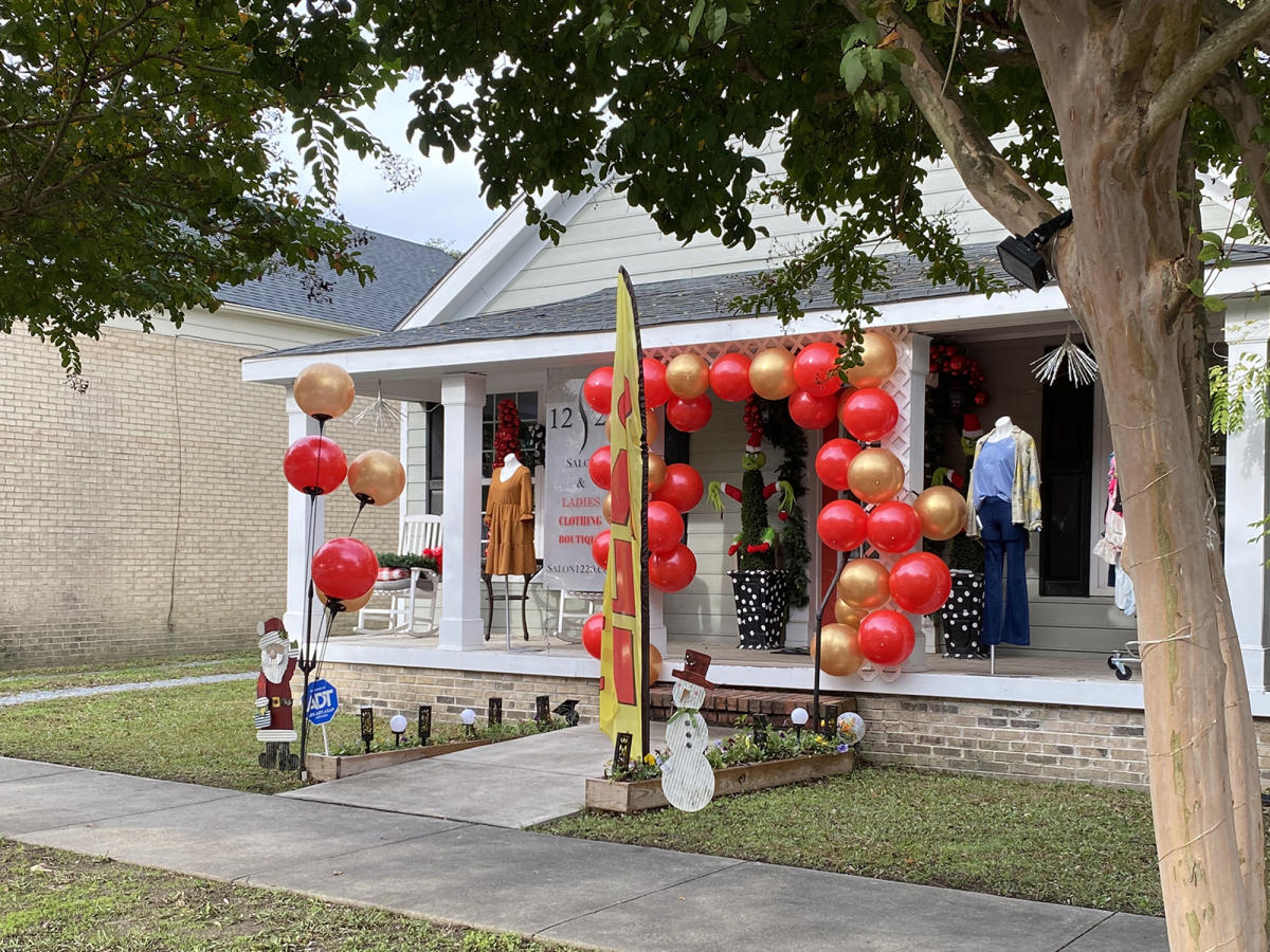 Boutique 12/20 Exterior during Holiday Sale