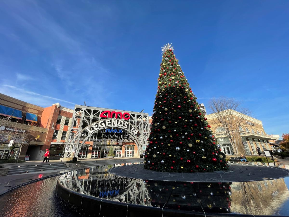 Legends Outlets Christmas Tree