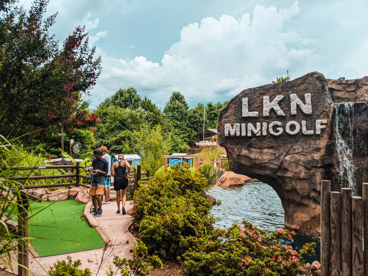 Inside LKN mini golf