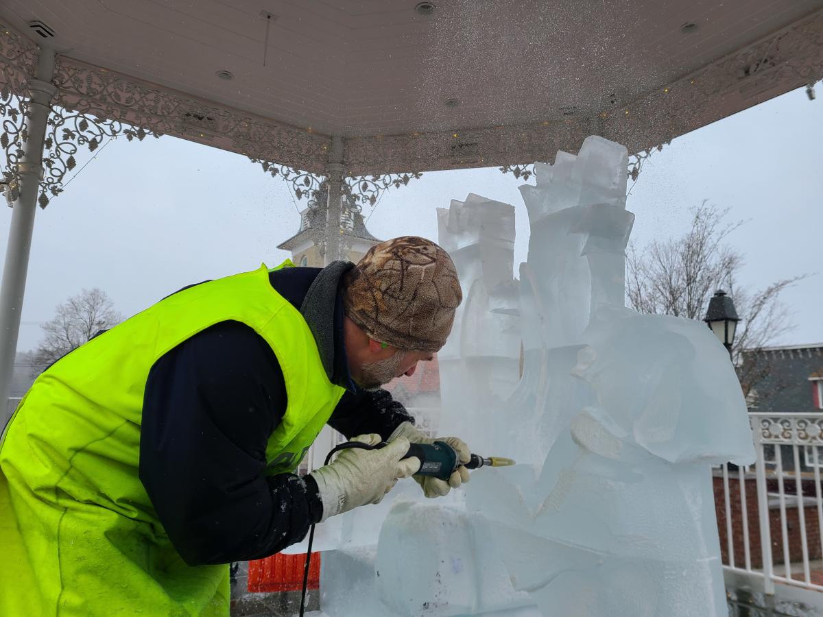 The Ligonier Ice Fest will feature live ice-carving demonstrations.