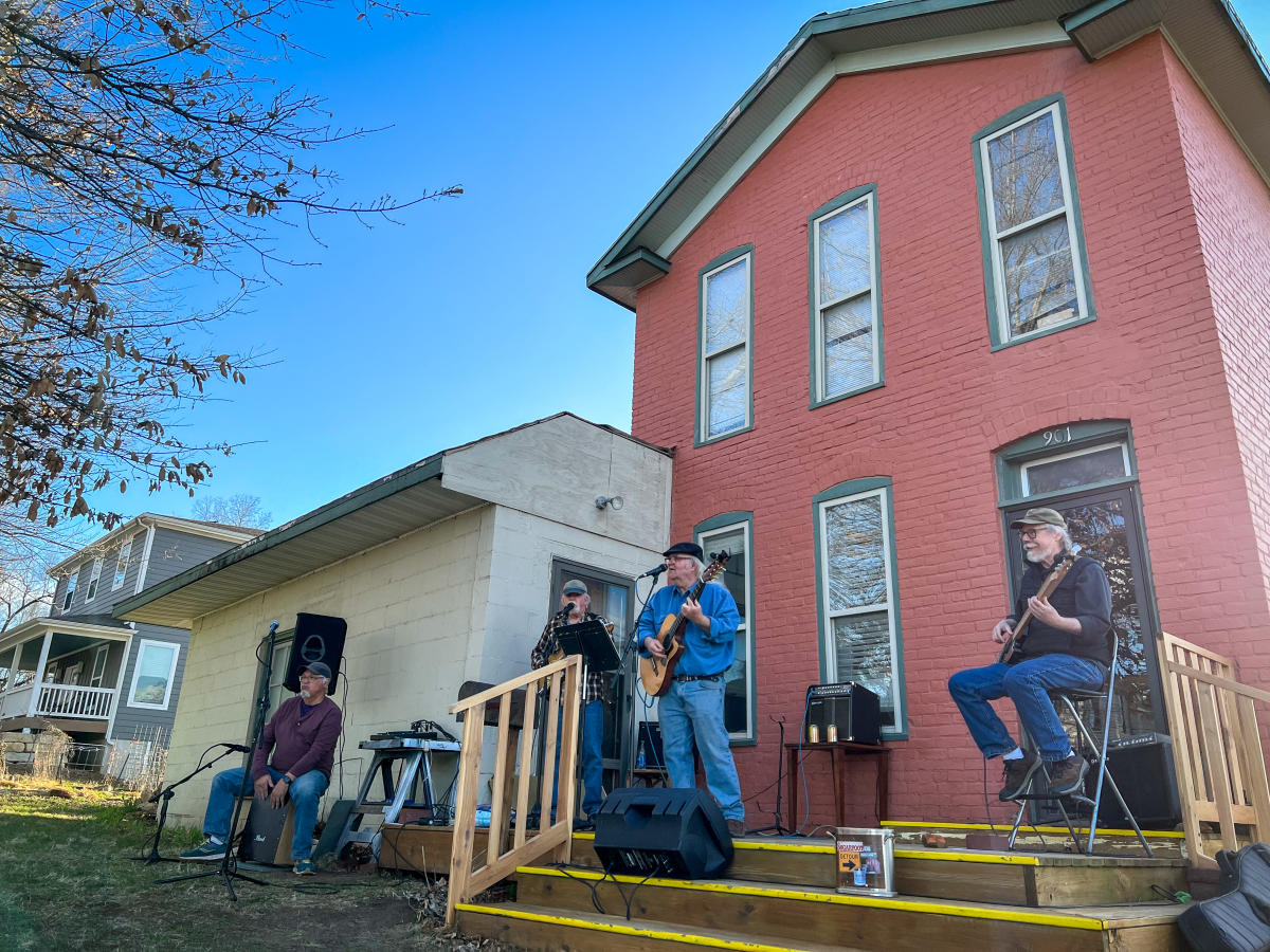 Final Fridays Neighborhood Porch band