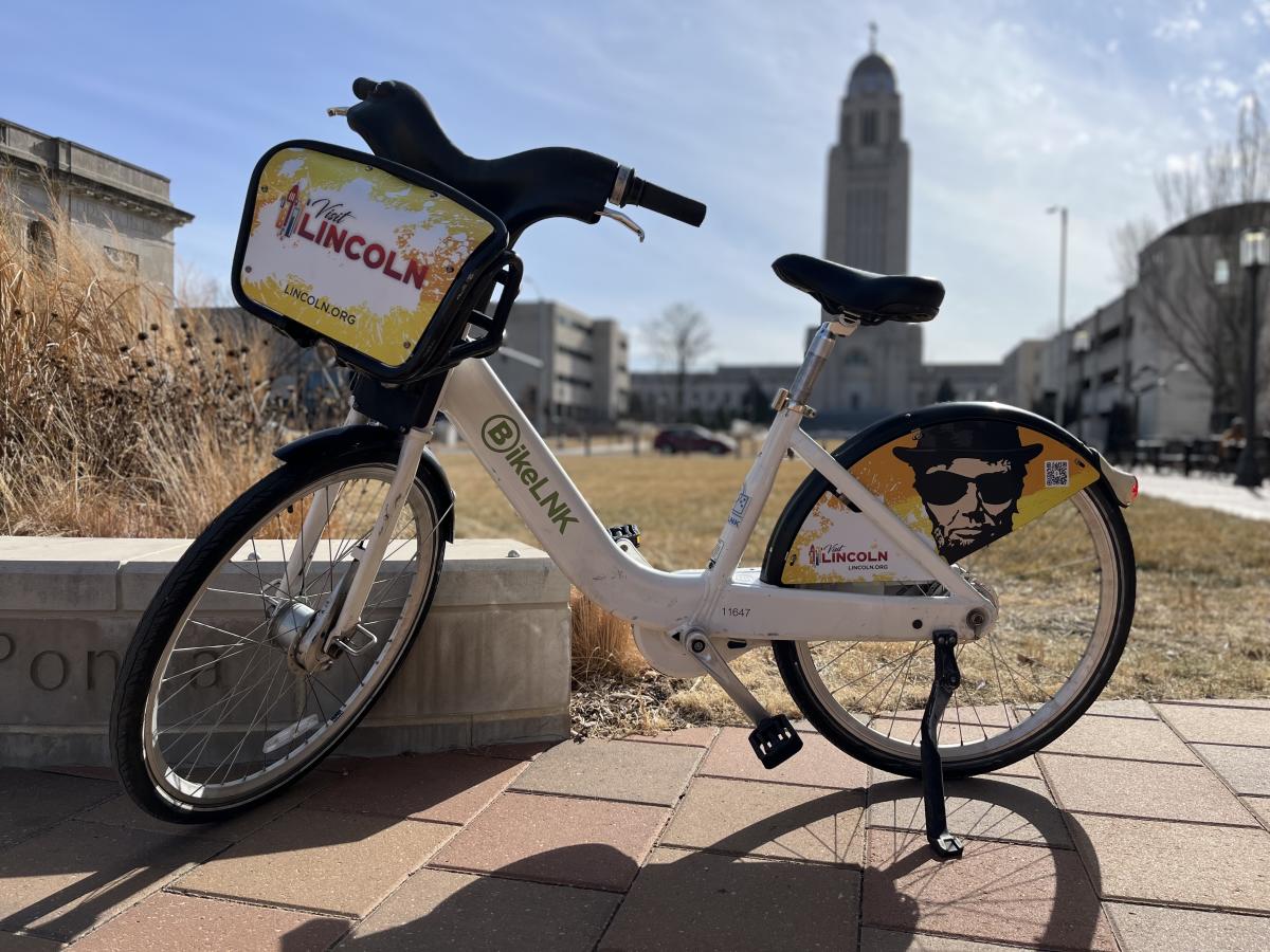 Visit Lincoln bike in front of capitol