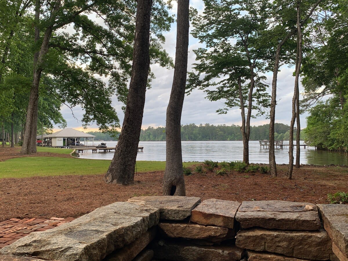 Lakefront Home near Haslam's