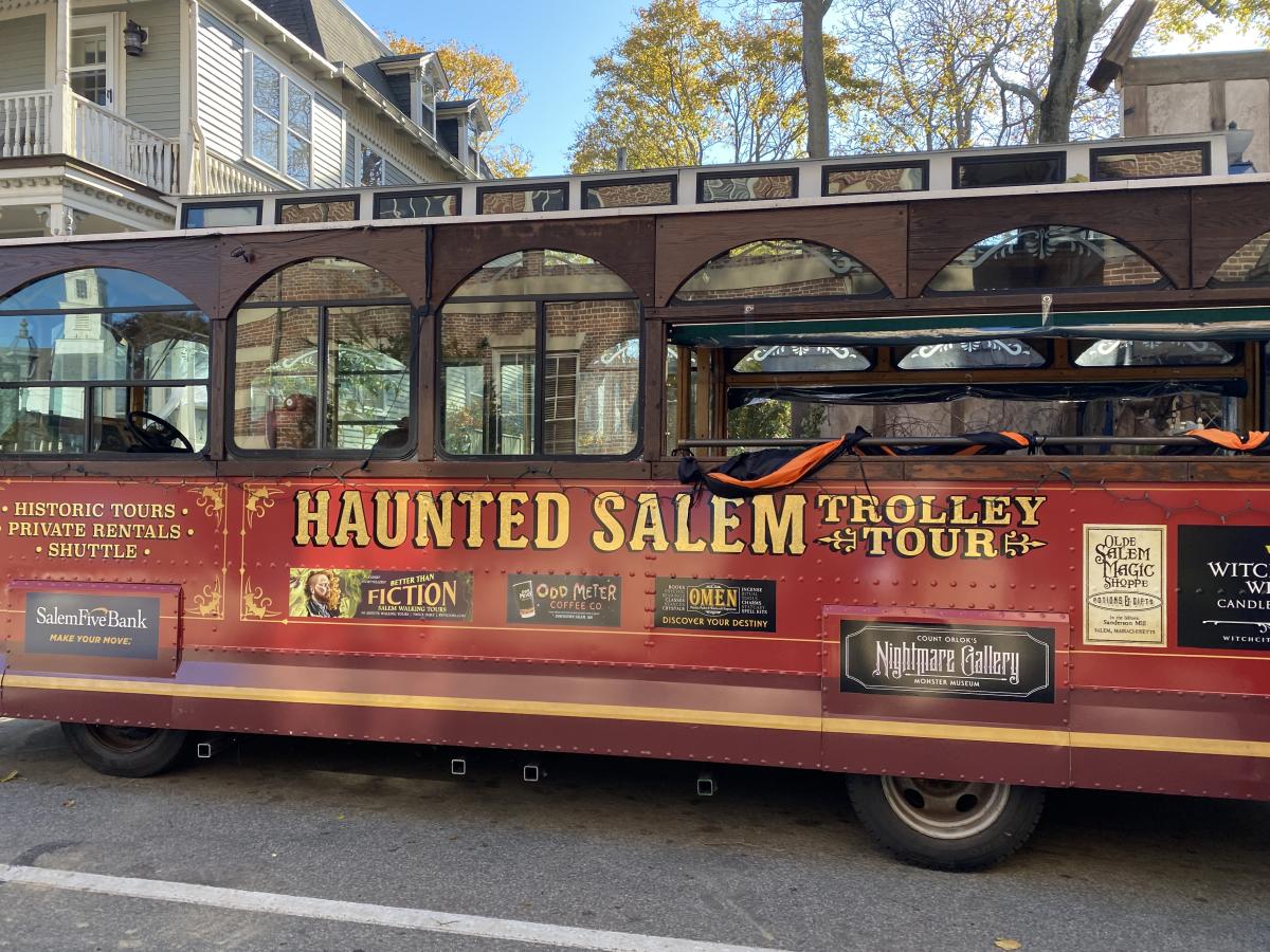 Trolley Tour Hocus Pocus