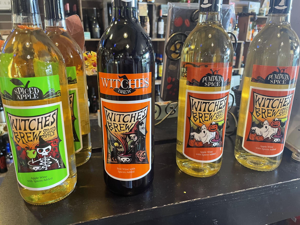 Caramel Crisp Witches Brew Wine