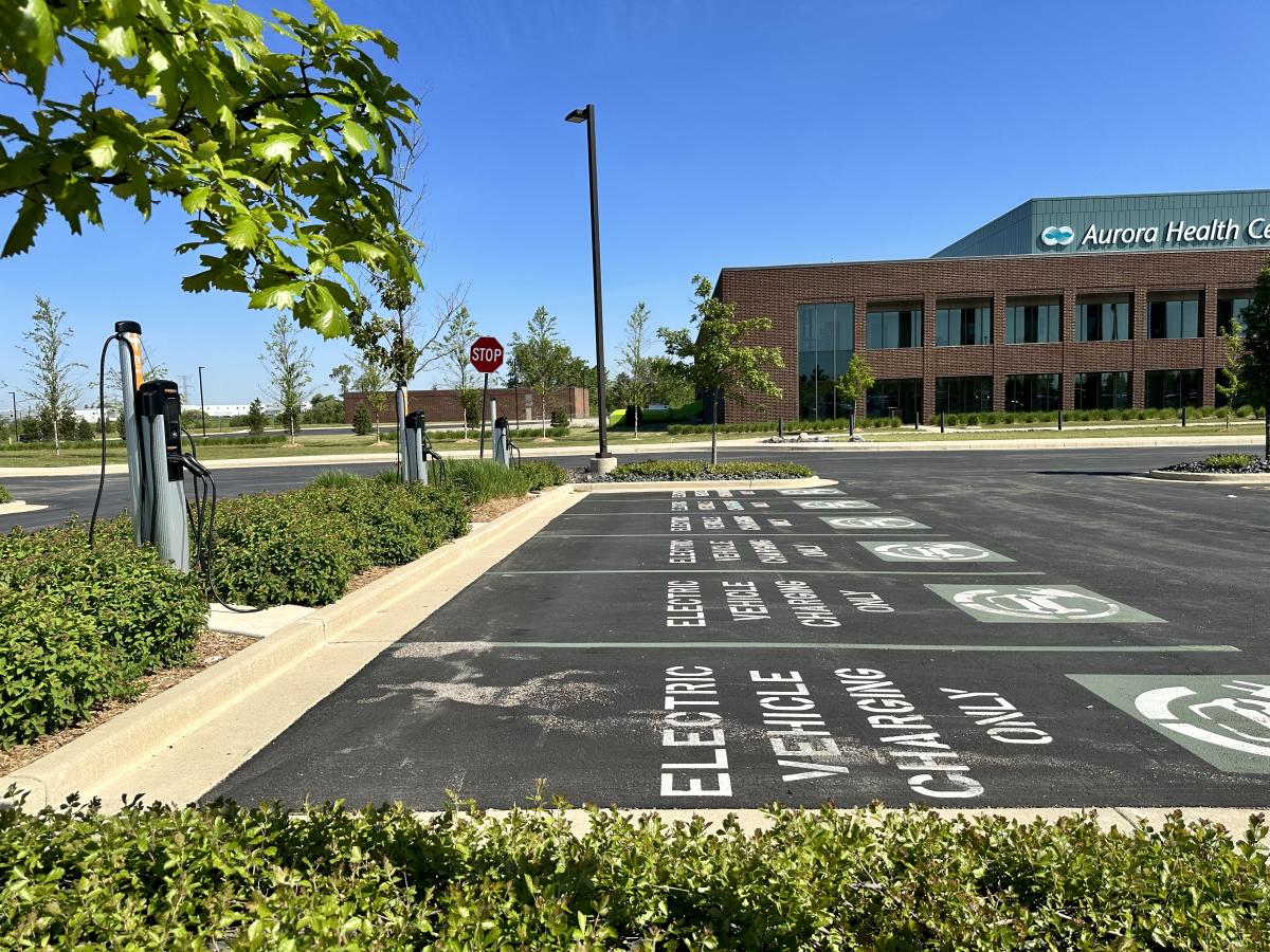 Image of Electric Vehicle Chargers located outside of Aurora Health Center in Pleasant Prairie, WI
