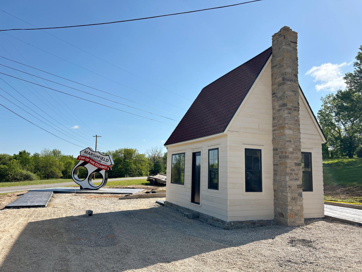 Route 66 Gas Station in Marshfield