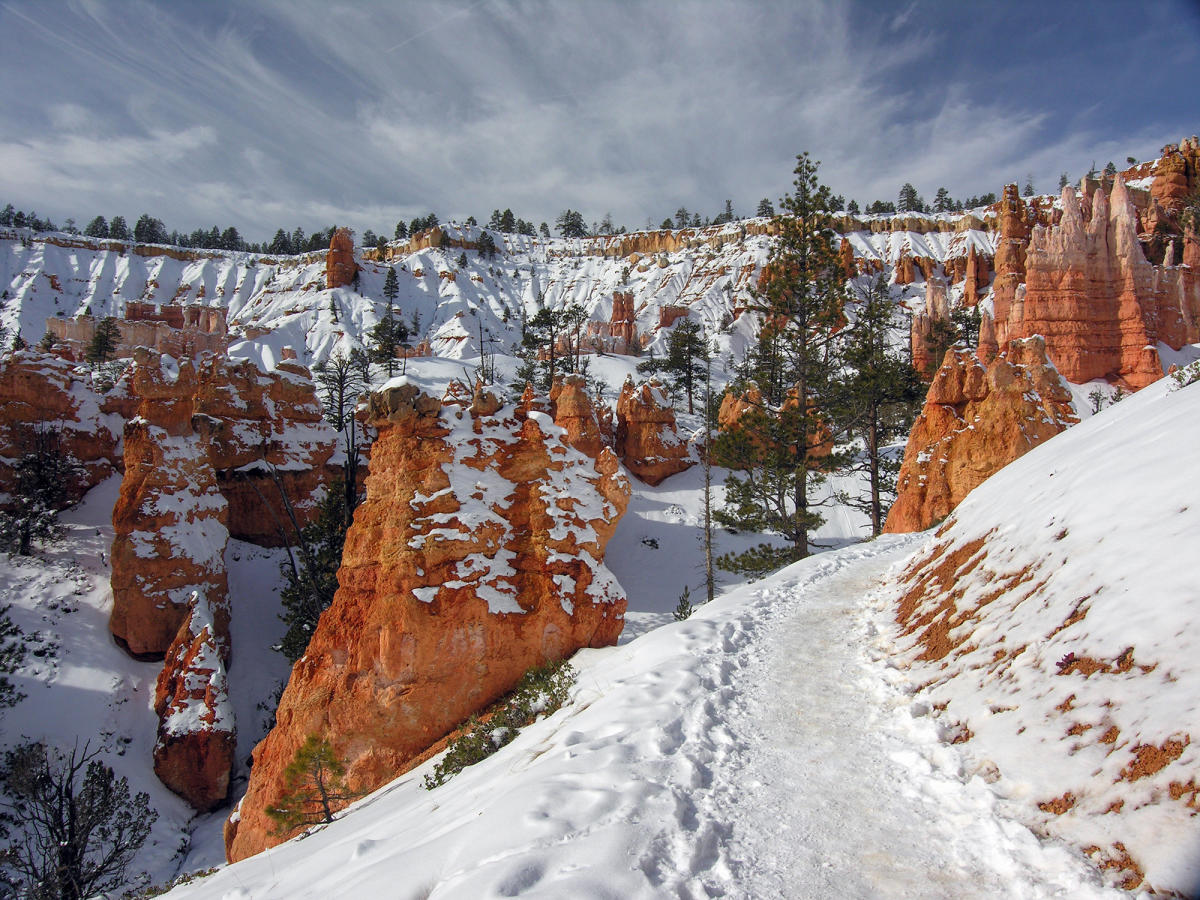 The trail leading up to Sunrise Point