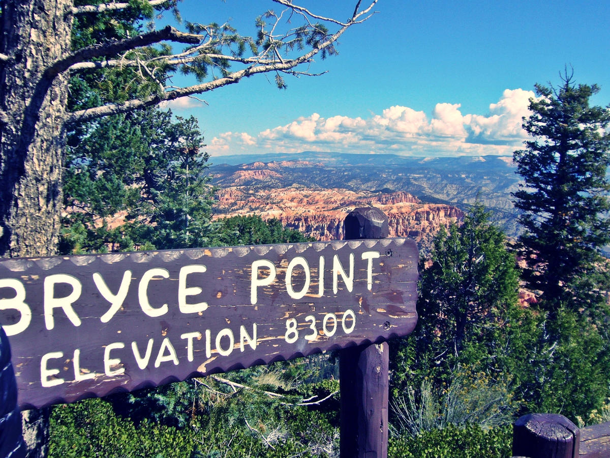 Bryce Point sign at Bryce Canyon National Park