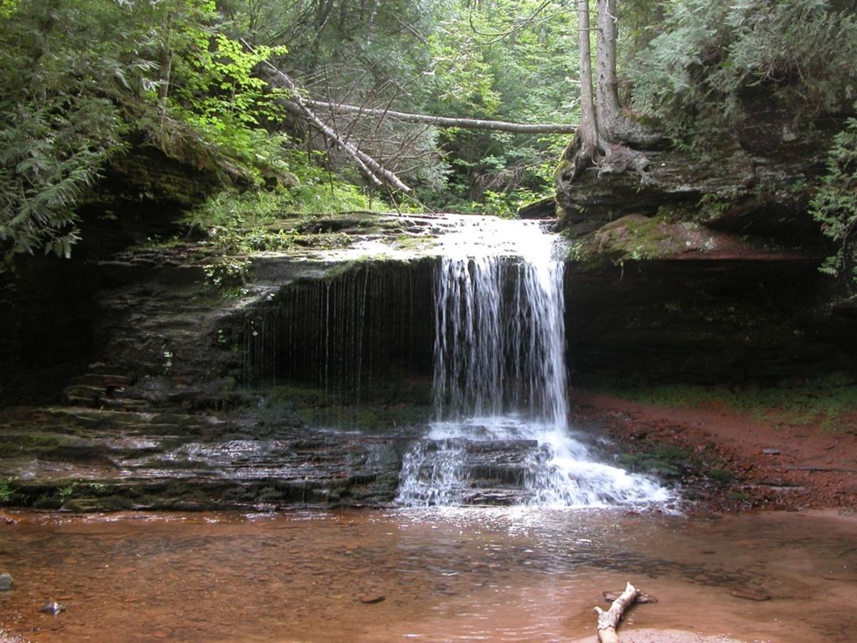 Lost Creek Falls Trail