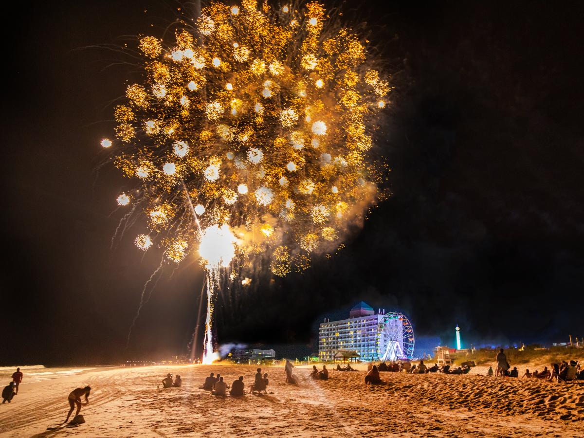 Boardwalk Blast Fireworks in Carolina Beach