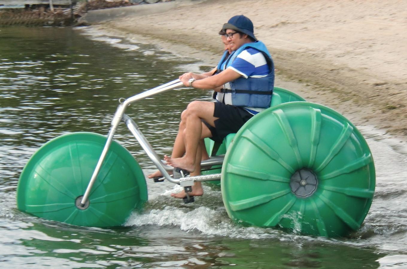 Couple on Aqua Bike