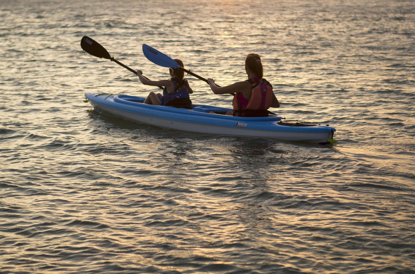 Girls in Tandem