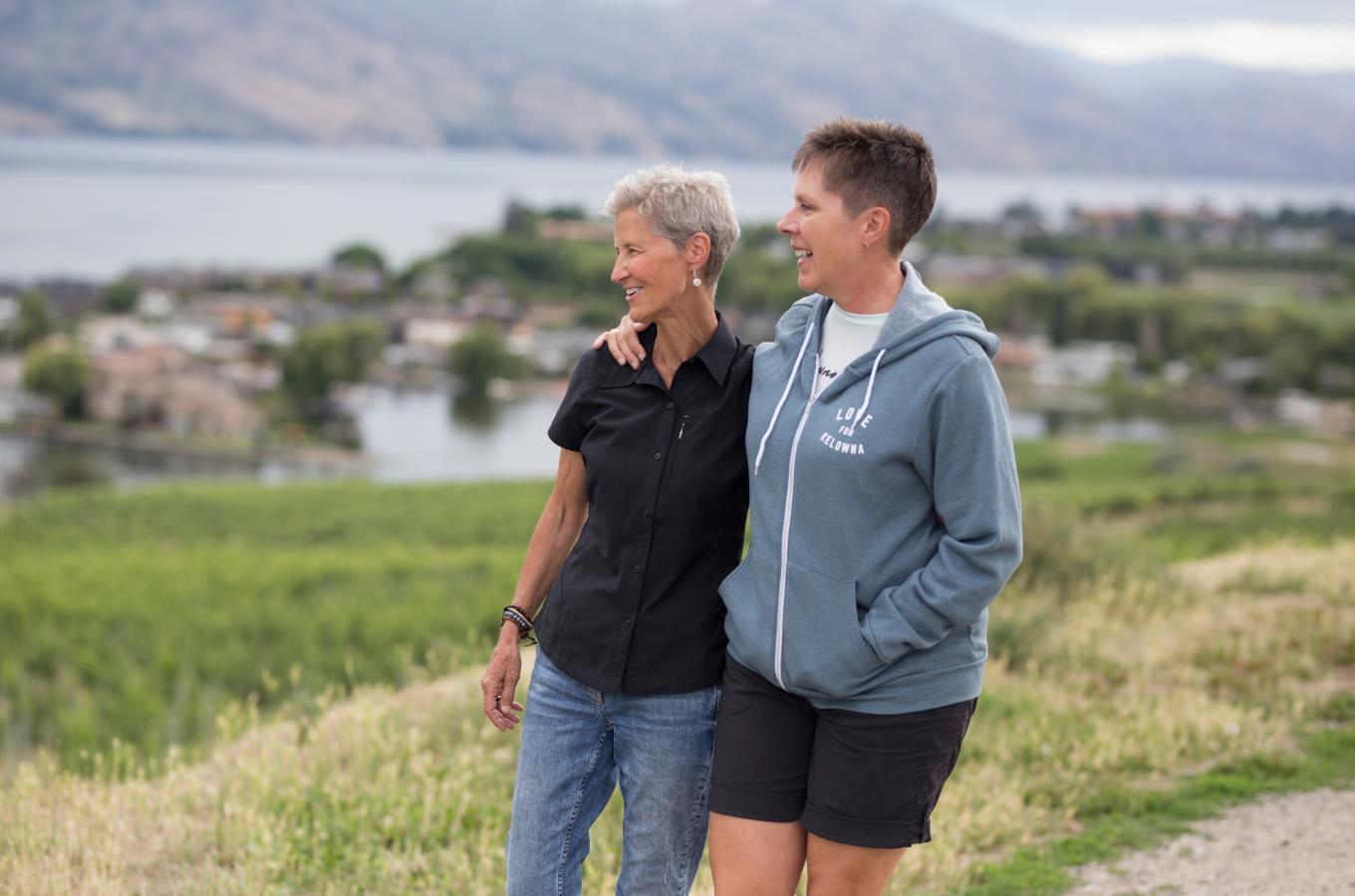 Love for Kelowna Hoodie - Couple at Quails' Gate