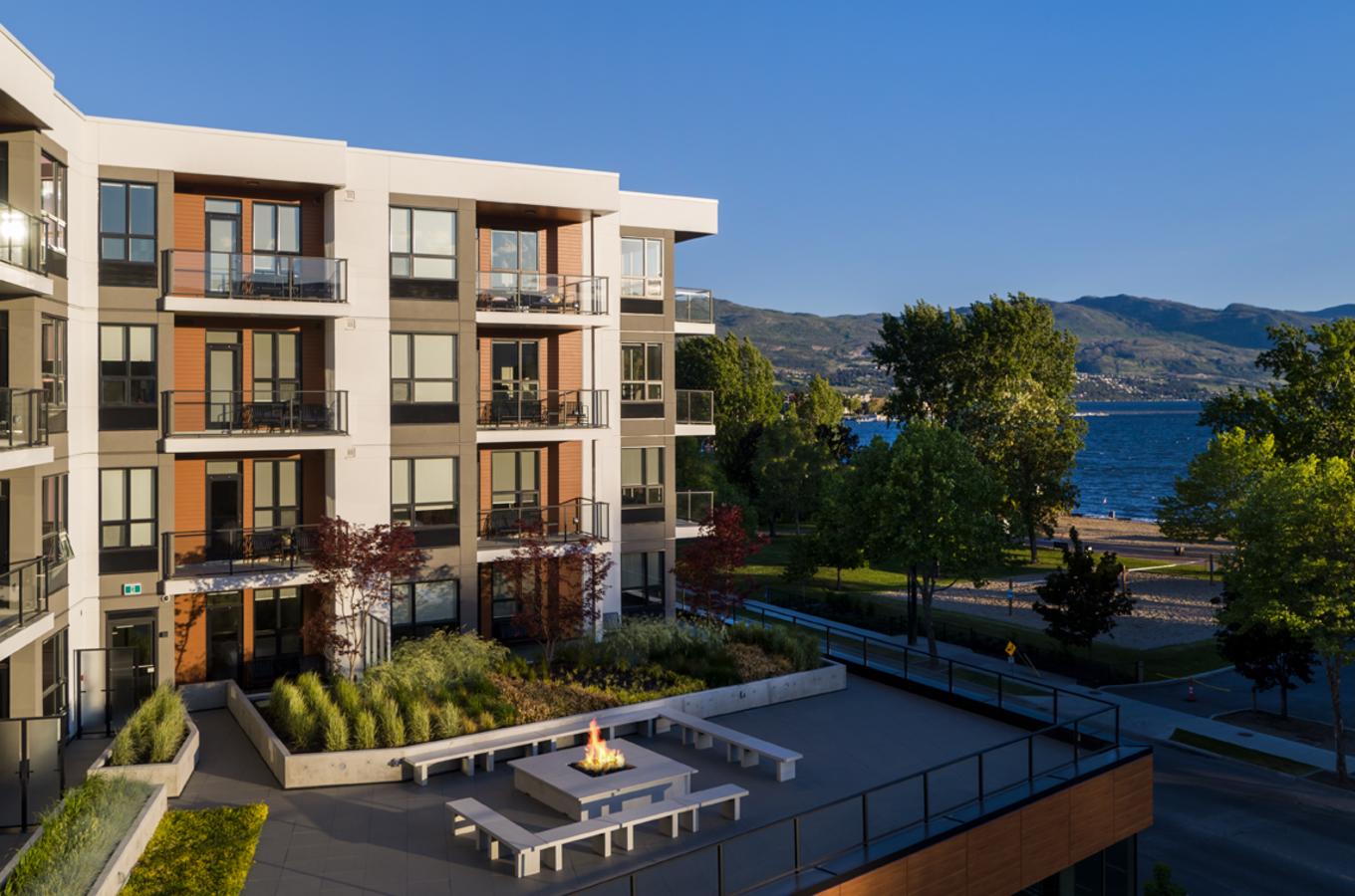 The Shore Kelowna - Outdoor Terrace