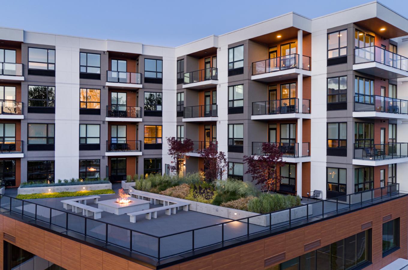 The Shore Kelowna - Outdoor Terrace