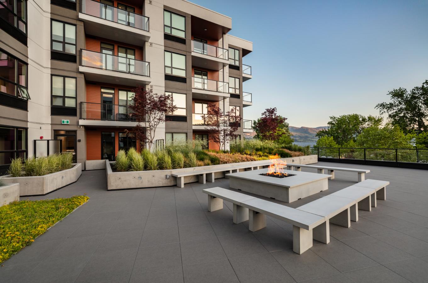 The Shore Kelowna - Outdoor Terrace
