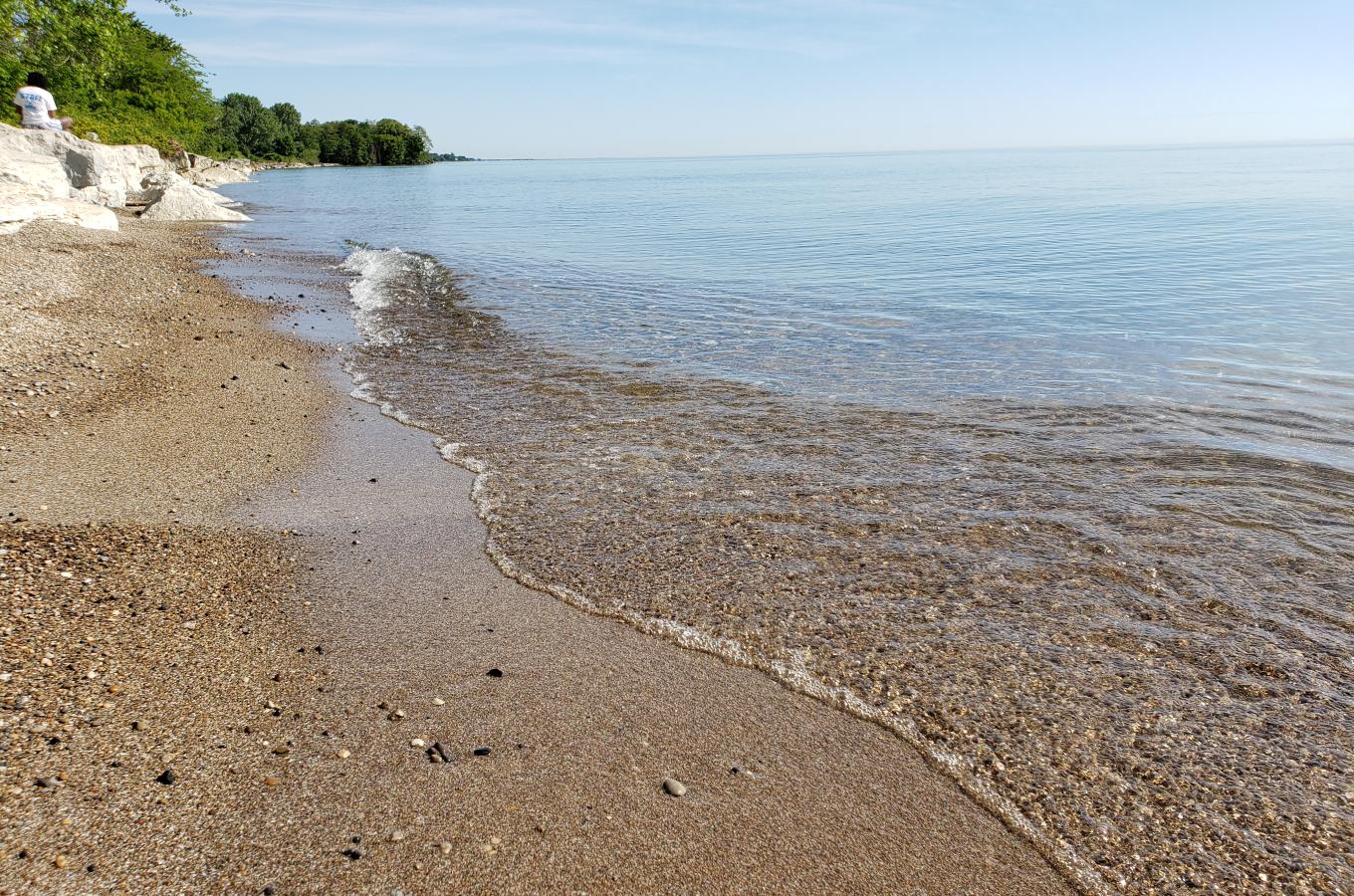 2019-06-26  Lake Michigan Park Beach wave line curved 084647